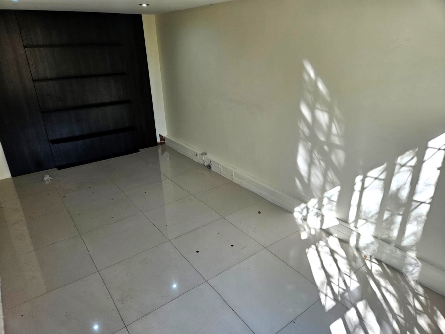 Commercial Property for Sale in Eldoraigne Gauteng