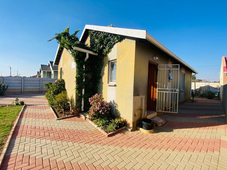 3 Bedroom Property for Sale in Savanna City Gauteng