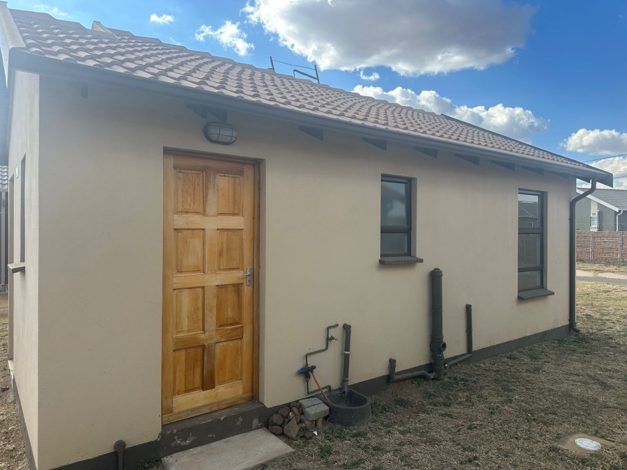 2 Bedroom Property for Sale in Savanna City Gauteng