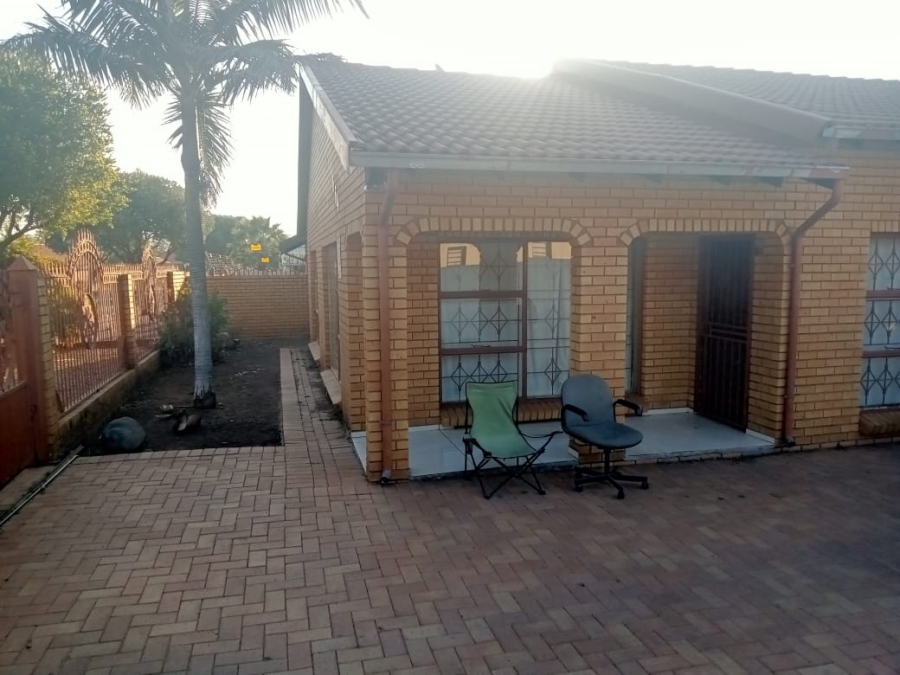 4 Bedroom Property for Sale in Annlin Gauteng