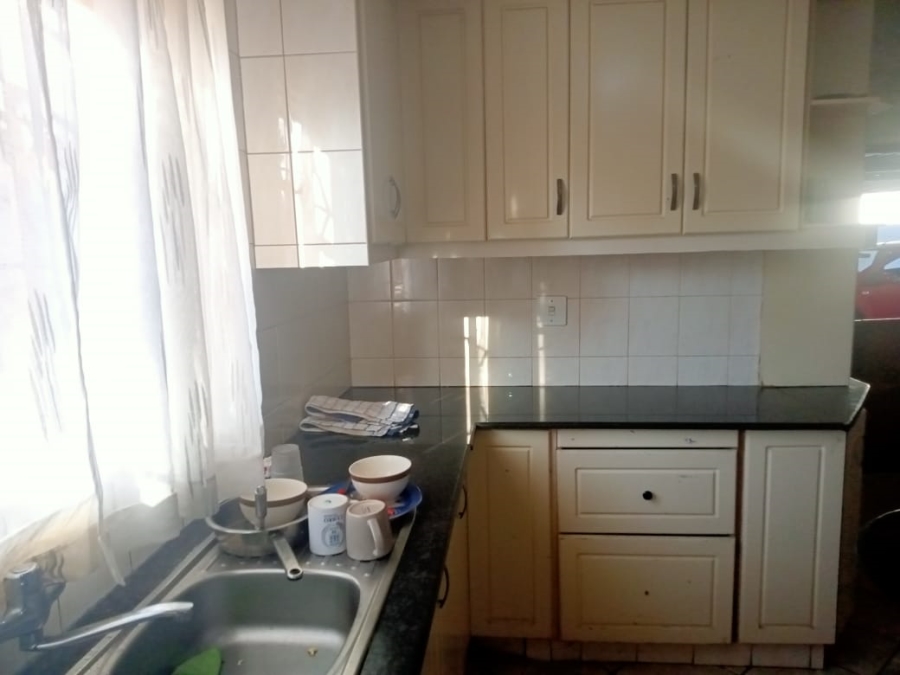4 Bedroom Property for Sale in Annlin Gauteng