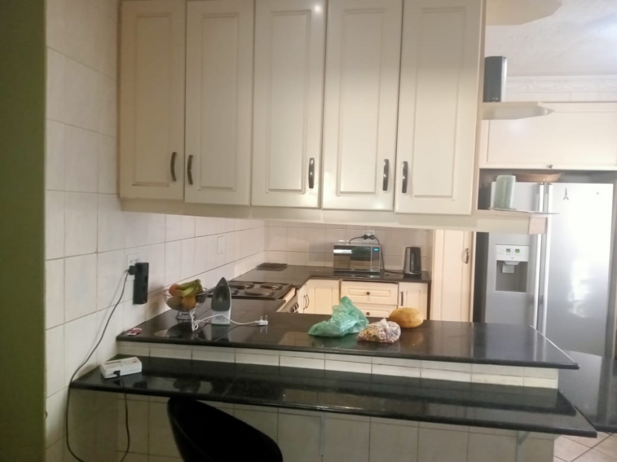 4 Bedroom Property for Sale in Annlin Gauteng