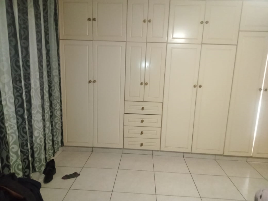 4 Bedroom Property for Sale in Annlin Gauteng