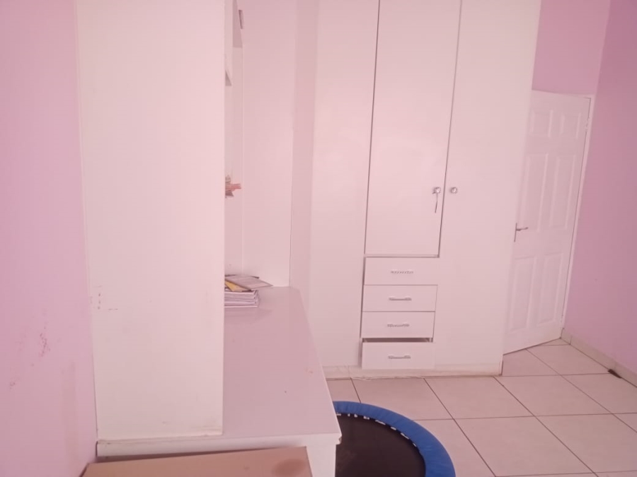 4 Bedroom Property for Sale in Annlin Gauteng