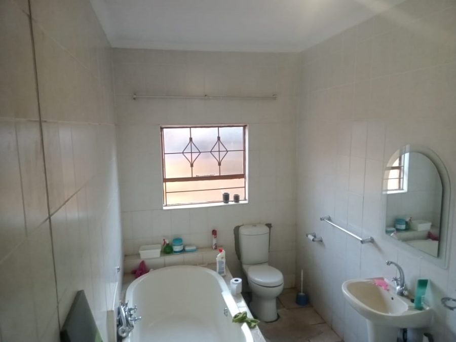 4 Bedroom Property for Sale in Annlin Gauteng