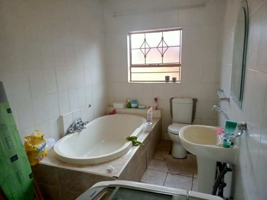 4 Bedroom Property for Sale in Annlin Gauteng