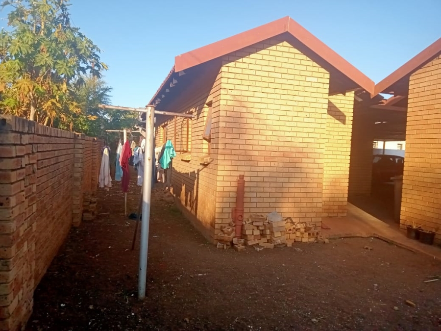 4 Bedroom Property for Sale in Annlin Gauteng