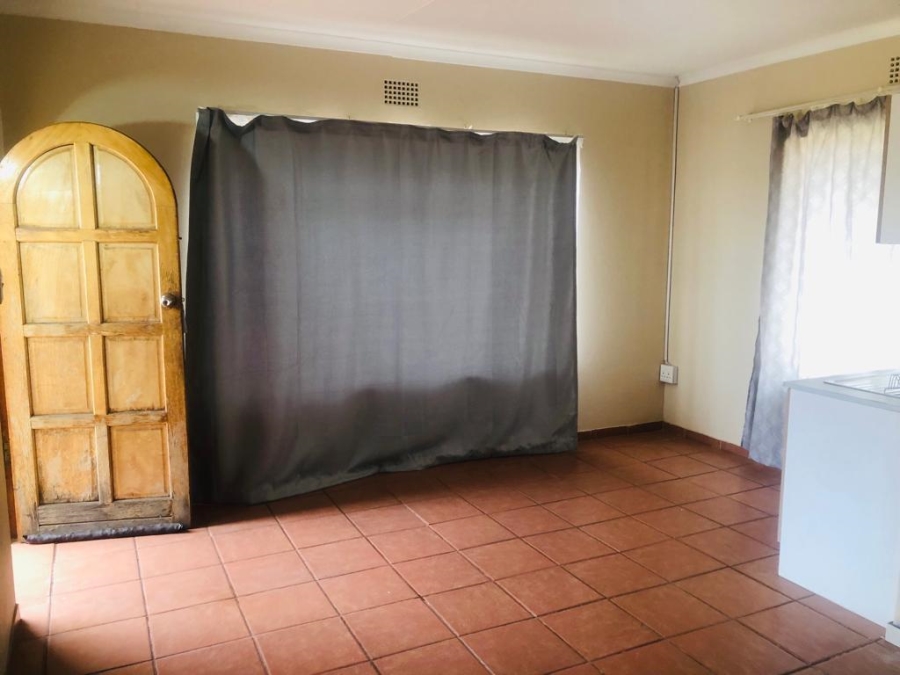 To Let 1 Bedroom Property for Rent in Lindhaven Gauteng