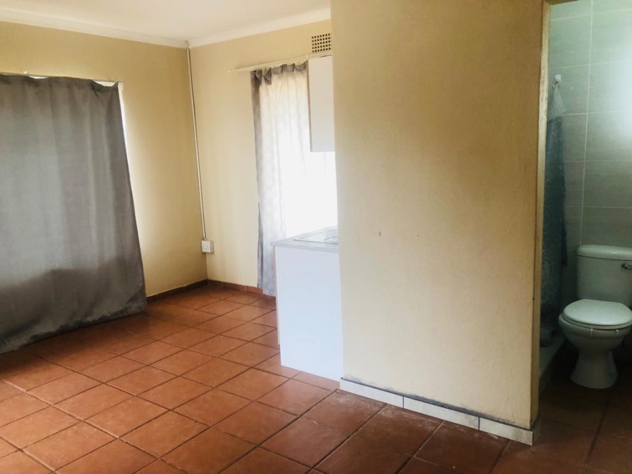 To Let 1 Bedroom Property for Rent in Lindhaven Gauteng