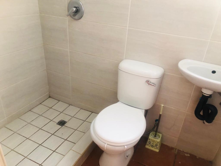 To Let 1 Bedroom Property for Rent in Lindhaven Gauteng