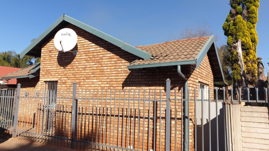 3 Bedroom Property for Sale in Hesteapark Gauteng
