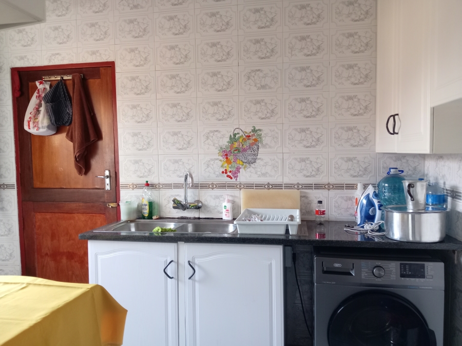 5 Bedroom Property for Sale in Mackenzie Park Gauteng