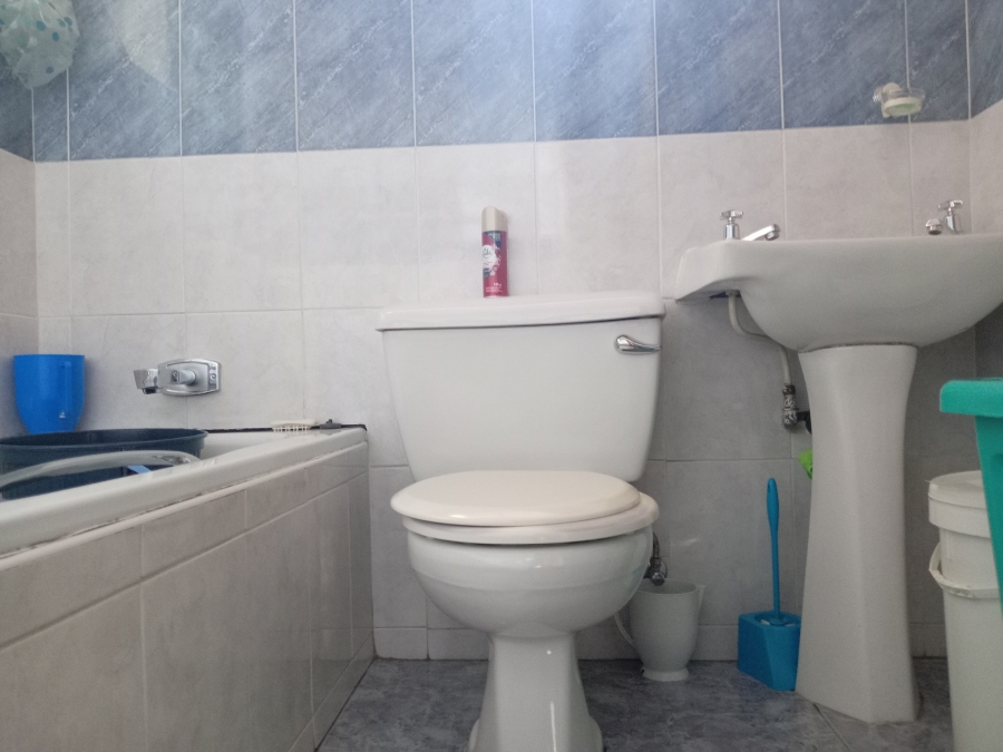 5 Bedroom Property for Sale in Mackenzie Park Gauteng