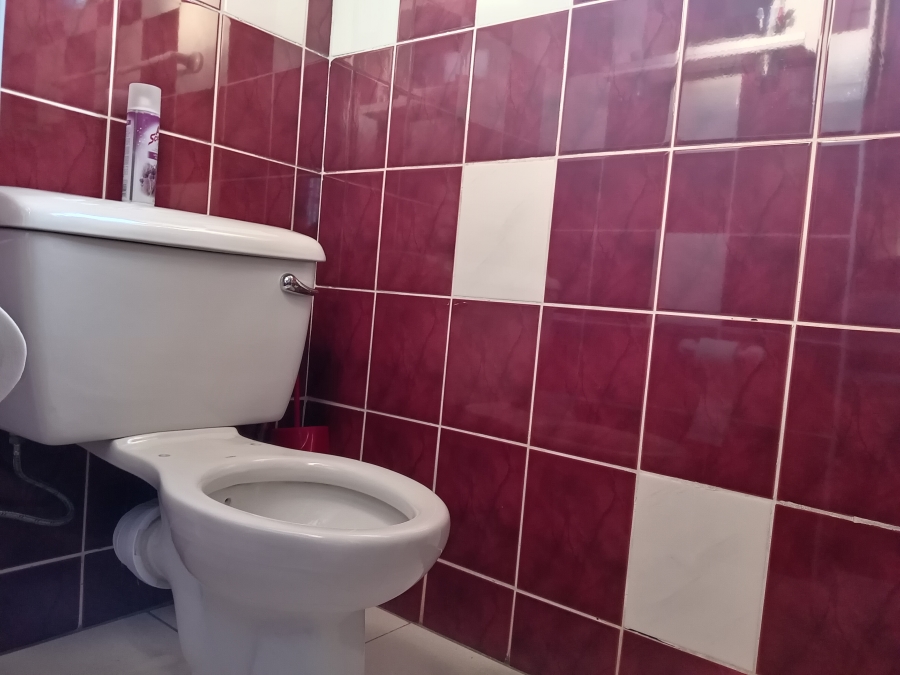5 Bedroom Property for Sale in Mackenzie Park Gauteng