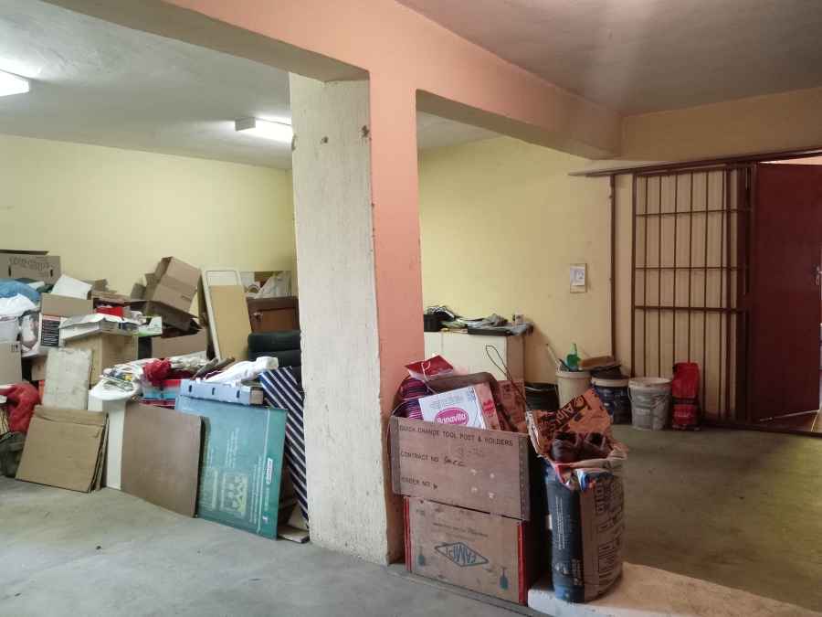 5 Bedroom Property for Sale in Mackenzie Park Gauteng