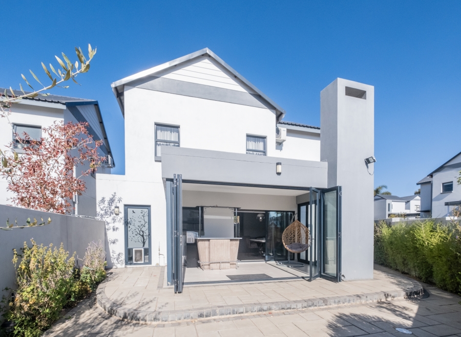To Let 3 Bedroom Property for Rent in Fourways Gauteng