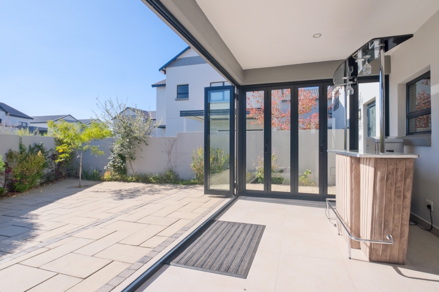 To Let 3 Bedroom Property for Rent in Fourways Gauteng