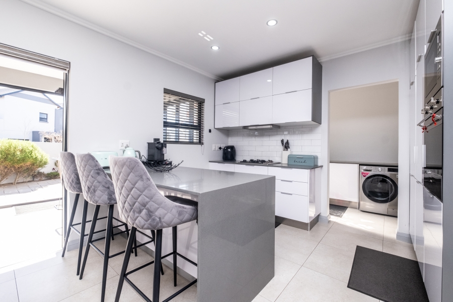 To Let 3 Bedroom Property for Rent in Fourways Gauteng