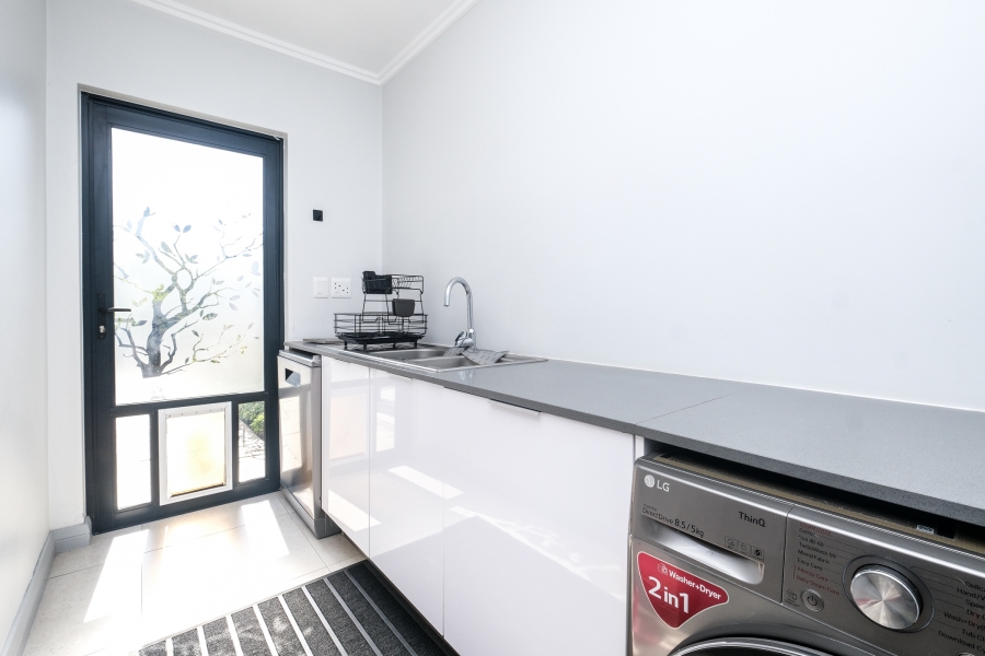 To Let 3 Bedroom Property for Rent in Fourways Gauteng