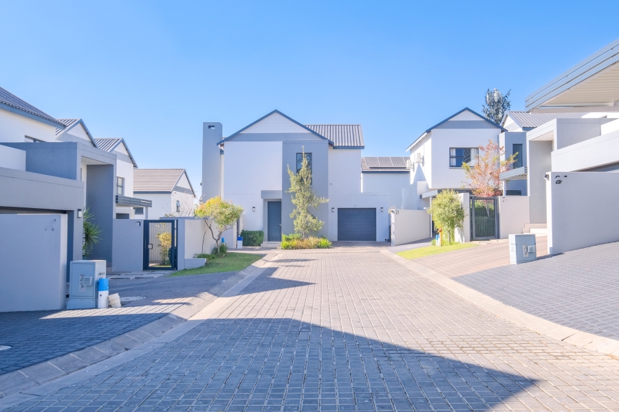 To Let 3 Bedroom Property for Rent in Fourways Gauteng