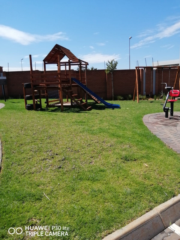 2 Bedroom Property for Sale in Modderfontein Gauteng