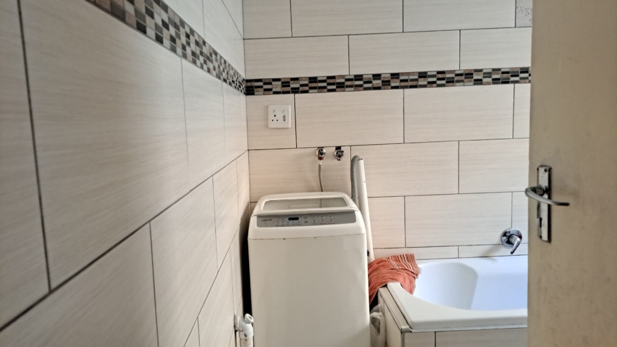 1 Bedroom Property for Sale in Pretoria West Gauteng