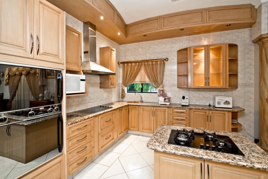5 Bedroom Property for Sale in Bassonia Gauteng