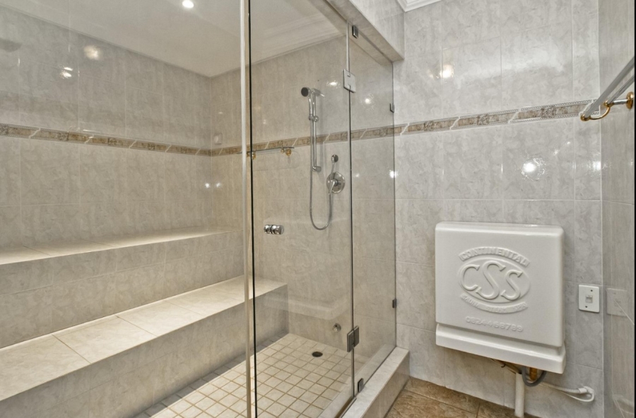 5 Bedroom Property for Sale in Bassonia Gauteng