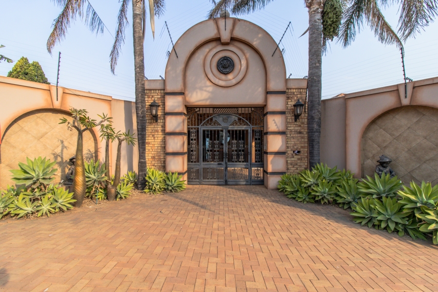 5 Bedroom Property for Sale in Bassonia Gauteng