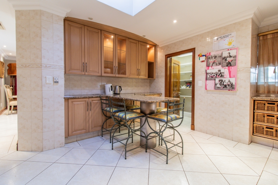 5 Bedroom Property for Sale in Bassonia Gauteng