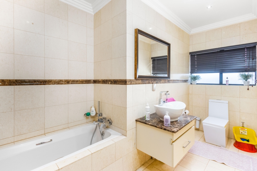 8 Bedroom Property for Sale in Blue Hills Equestrian Estate Gauteng