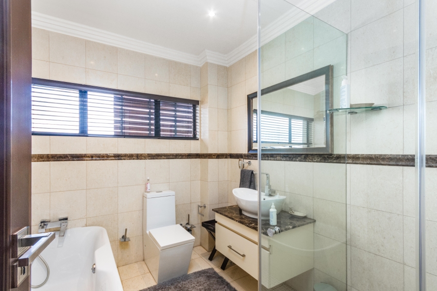8 Bedroom Property for Sale in Blue Hills Equestrian Estate Gauteng