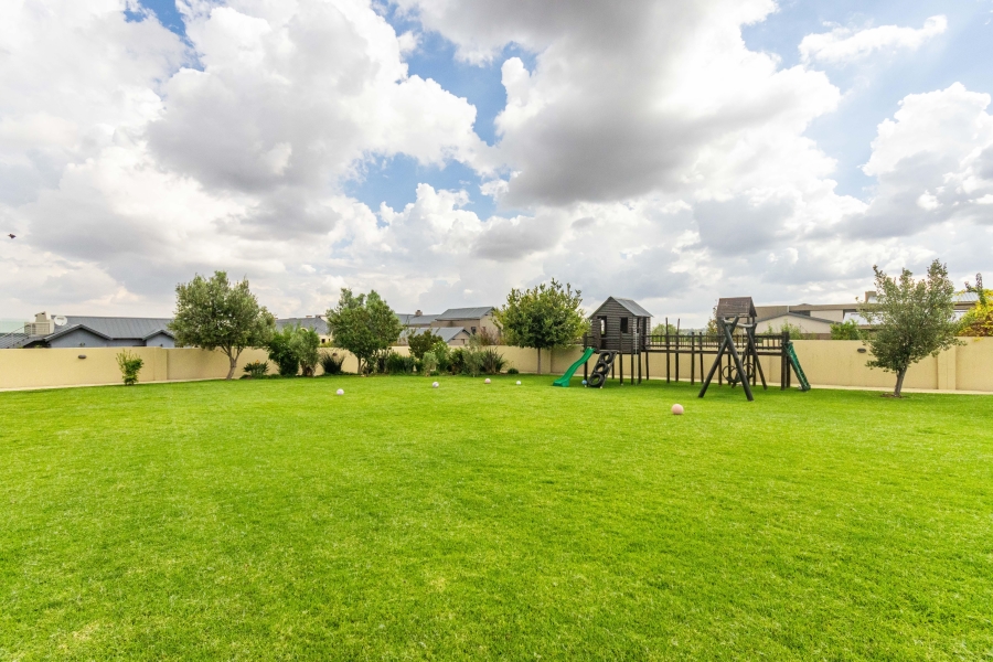 8 Bedroom Property for Sale in Blue Hills Equestrian Estate Gauteng