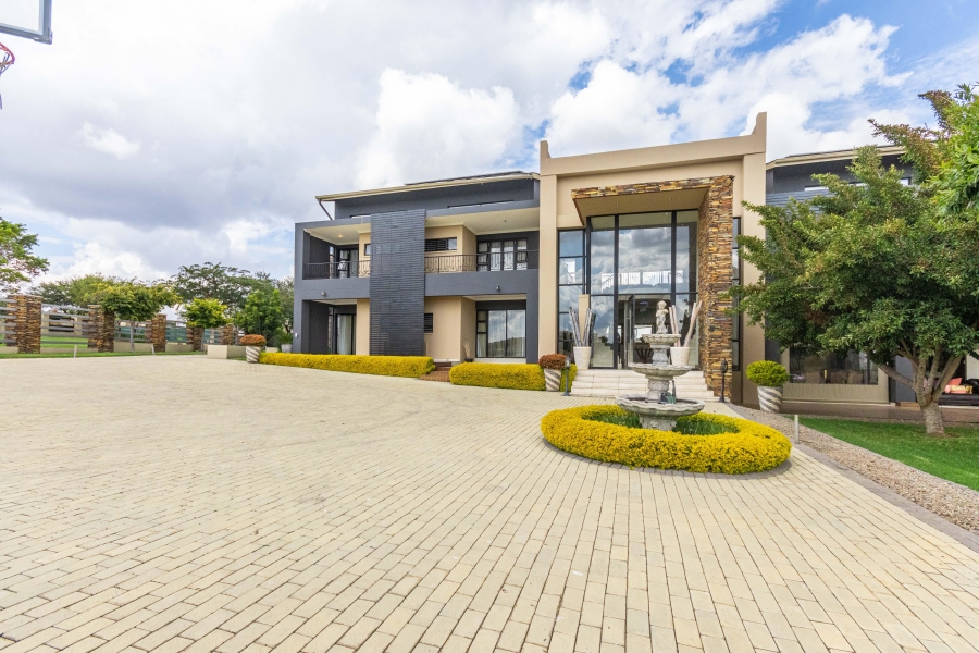 8 Bedroom Property for Sale in Blue Hills Equestrian Estate Gauteng