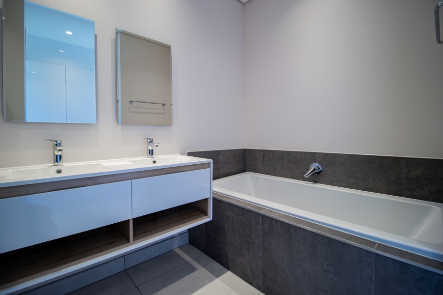 To Let 2 Bedroom Property for Rent in Glenadrienne Gauteng