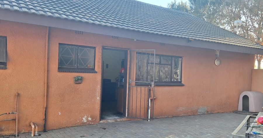 2 Bedroom Property for Sale in Zuurfontein Gauteng