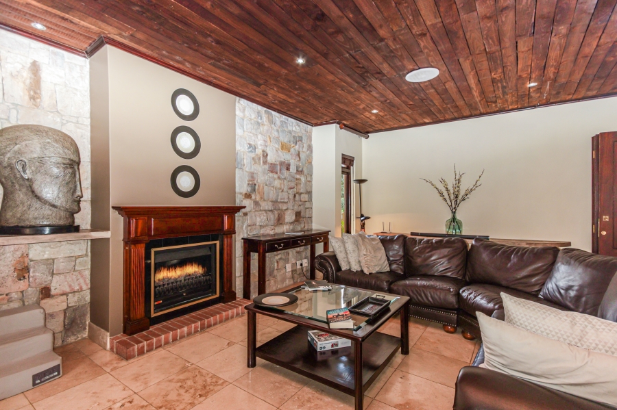 6 Bedroom Property for Sale in Saddlebrook Estate Gauteng
