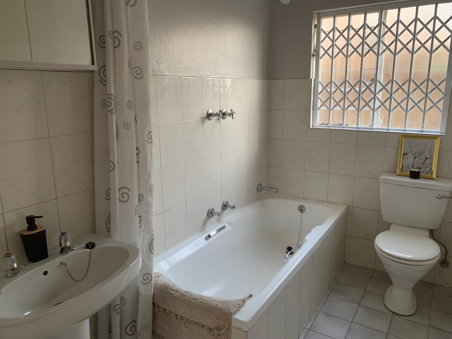2 Bedroom Property for Sale in Willow Park Manor Gauteng