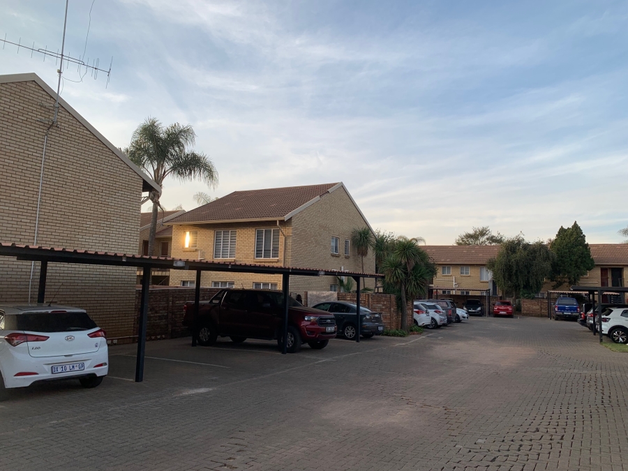 2 Bedroom Property for Sale in Willow Park Manor Gauteng