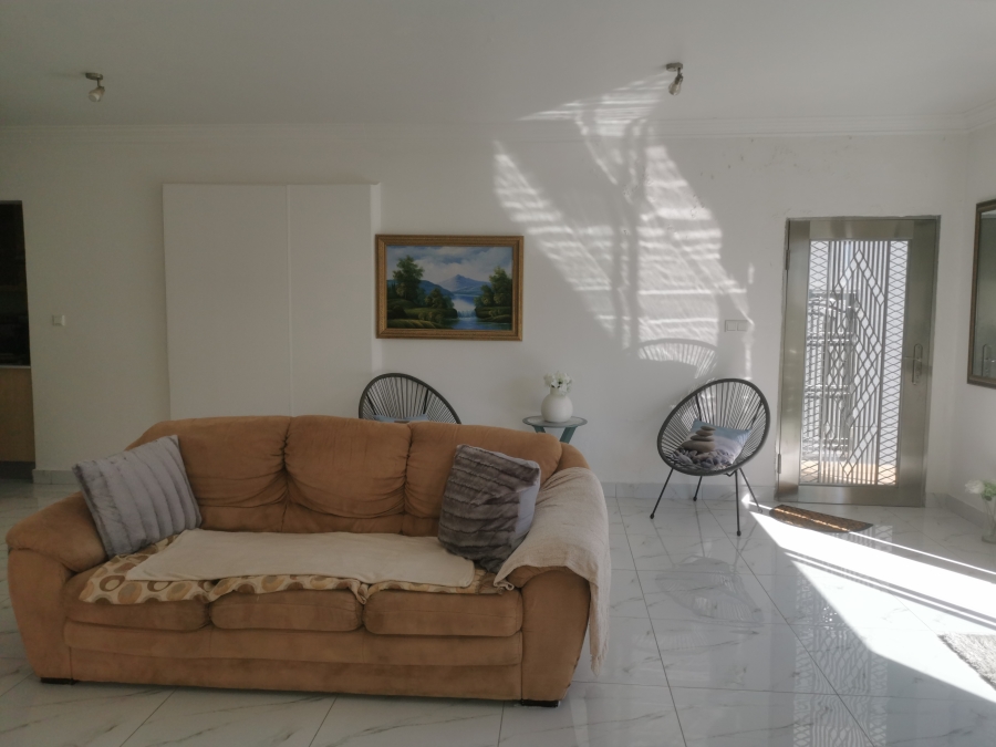 To Let 1 Bedroom Property for Rent in Constantia Kloof Gauteng