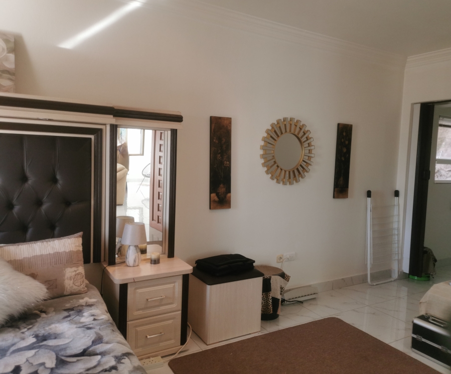 To Let 1 Bedroom Property for Rent in Constantia Kloof Gauteng