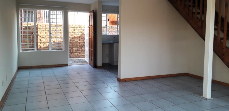 To Let 2 Bedroom Property for Rent in Zwartkop Gauteng