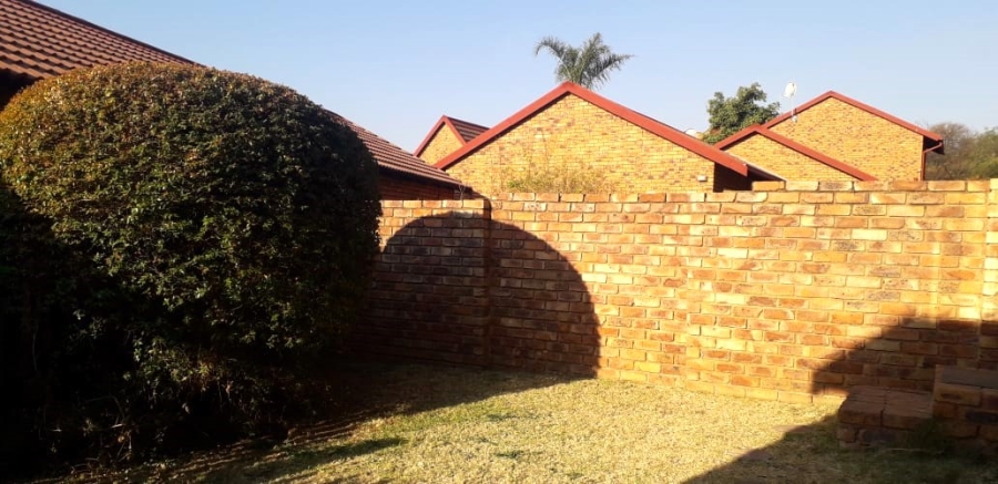 To Let 2 Bedroom Property for Rent in Zwartkop Gauteng