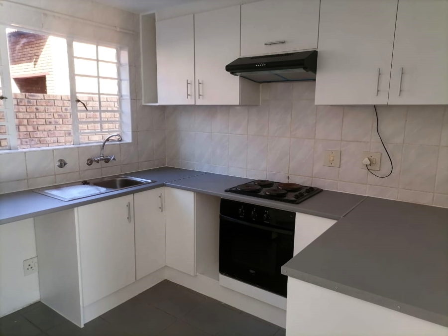 To Let 2 Bedroom Property for Rent in Zwartkop Gauteng