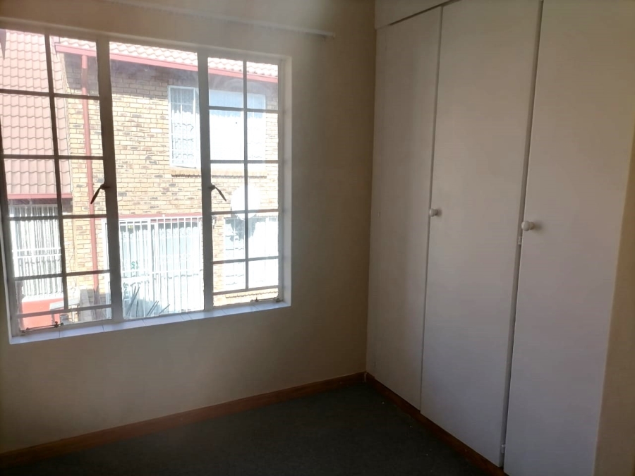 To Let 2 Bedroom Property for Rent in Zwartkop Gauteng