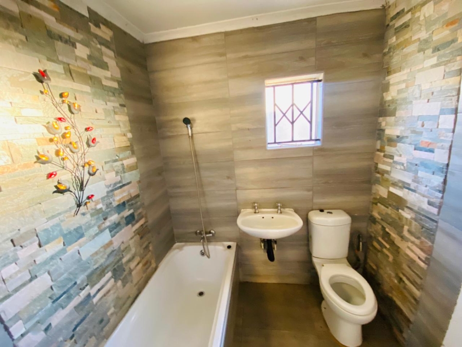 2 Bedroom Property for Sale in Savanna City Gauteng