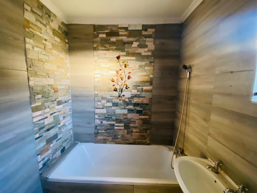 2 Bedroom Property for Sale in Savanna City Gauteng