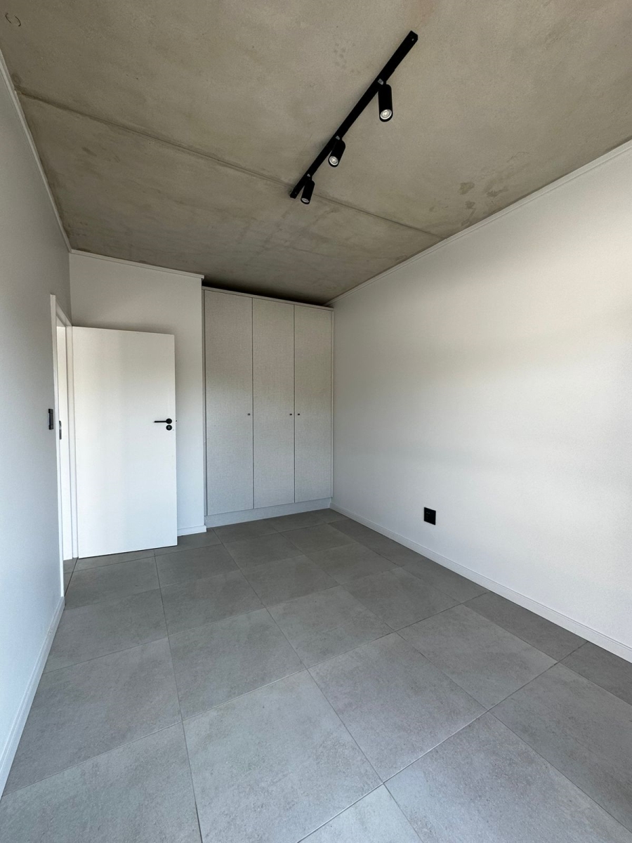 2 Bedroom Property for Sale in Waverley Gauteng