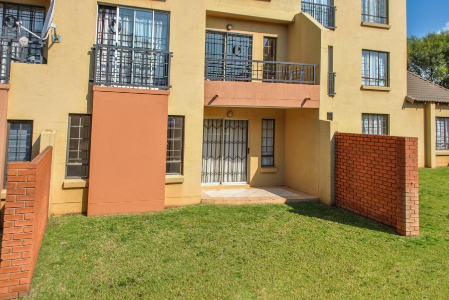 2 Bedroom Property for Sale in Noordwyk Gauteng