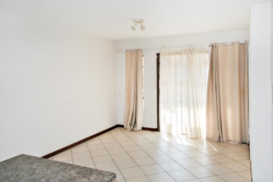2 Bedroom Property for Sale in Noordwyk Gauteng